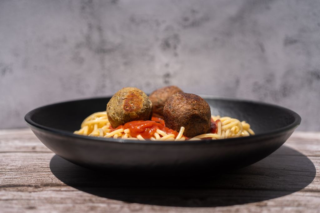 Pasta con albóndigas